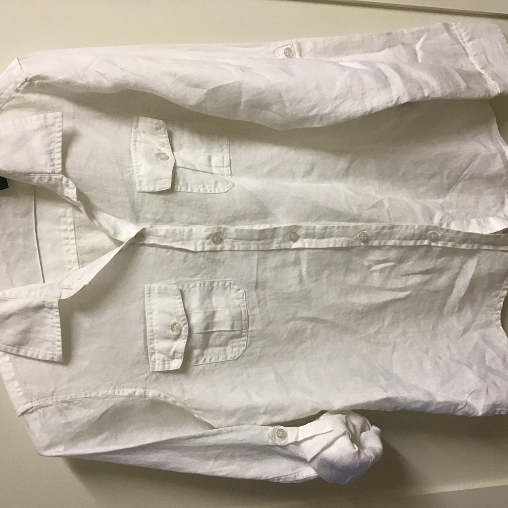 White linen long sleeved shirt size M